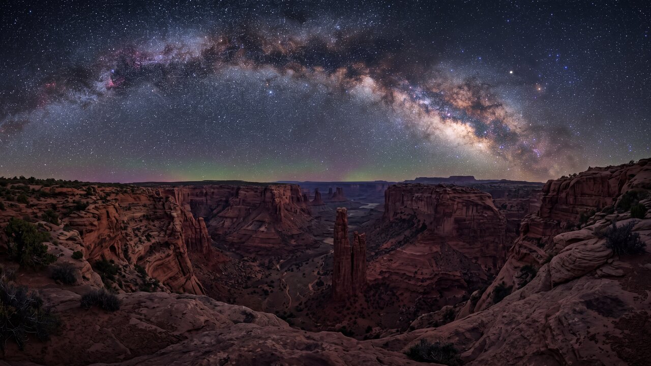 Milky Way over a Desert Canyon wallpaper