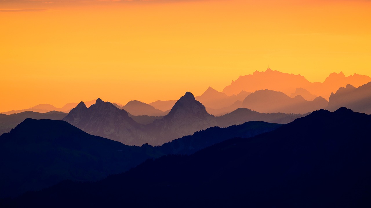 Brienzer Rothorn Sunrise Mountain Range wallpaper
