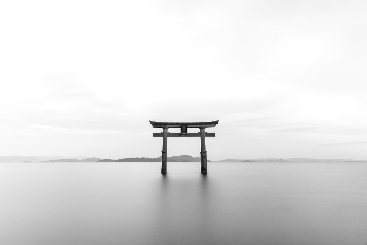 Tori Japanese Shrine wallpaper