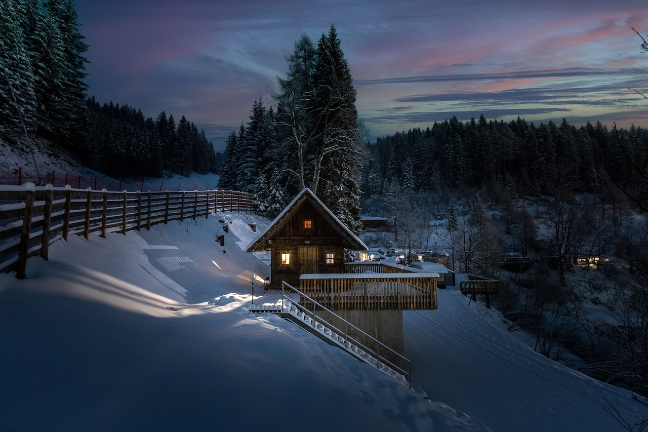 Hut Snow Night wallpaper