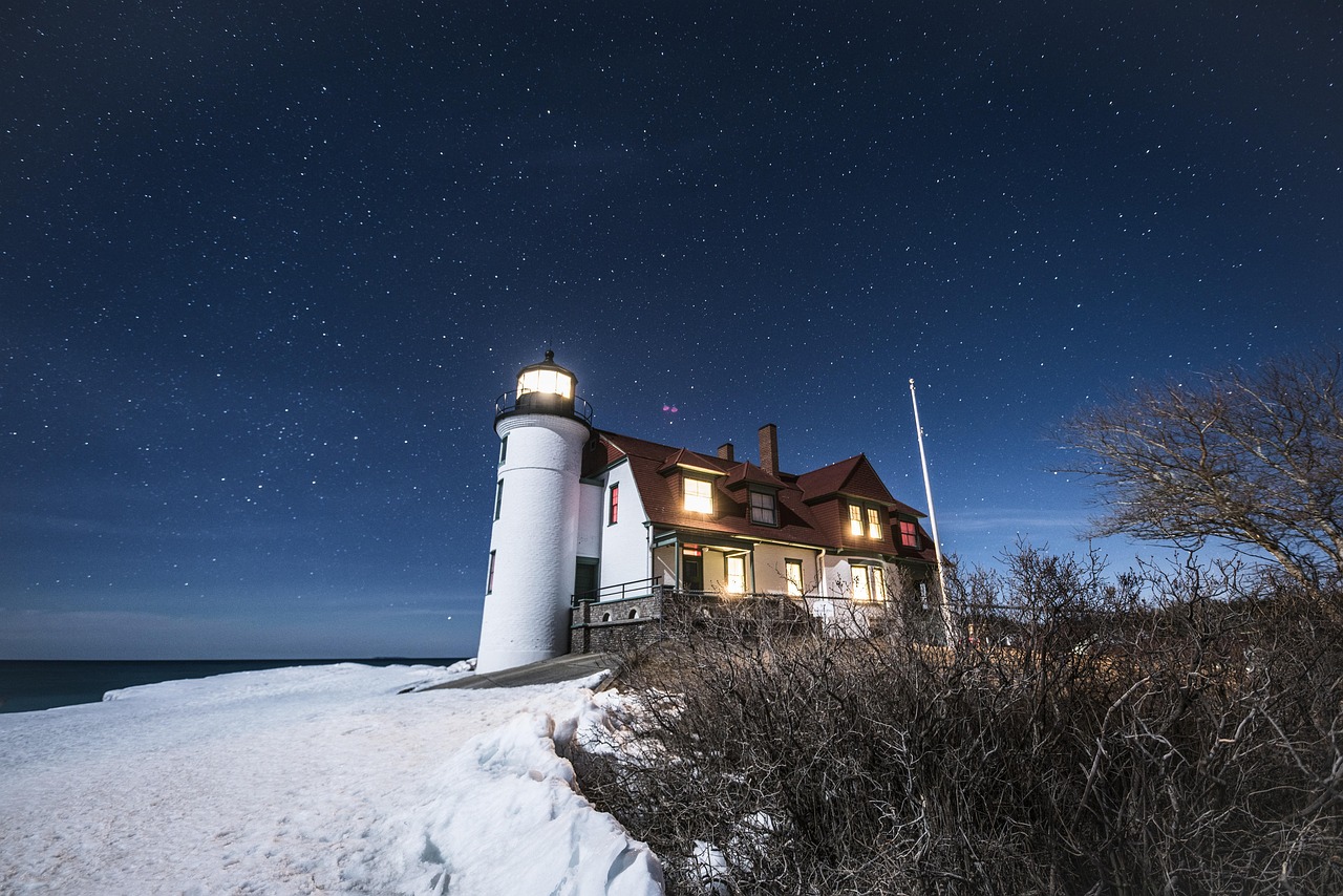 Lighthouse House Snow wallpaper