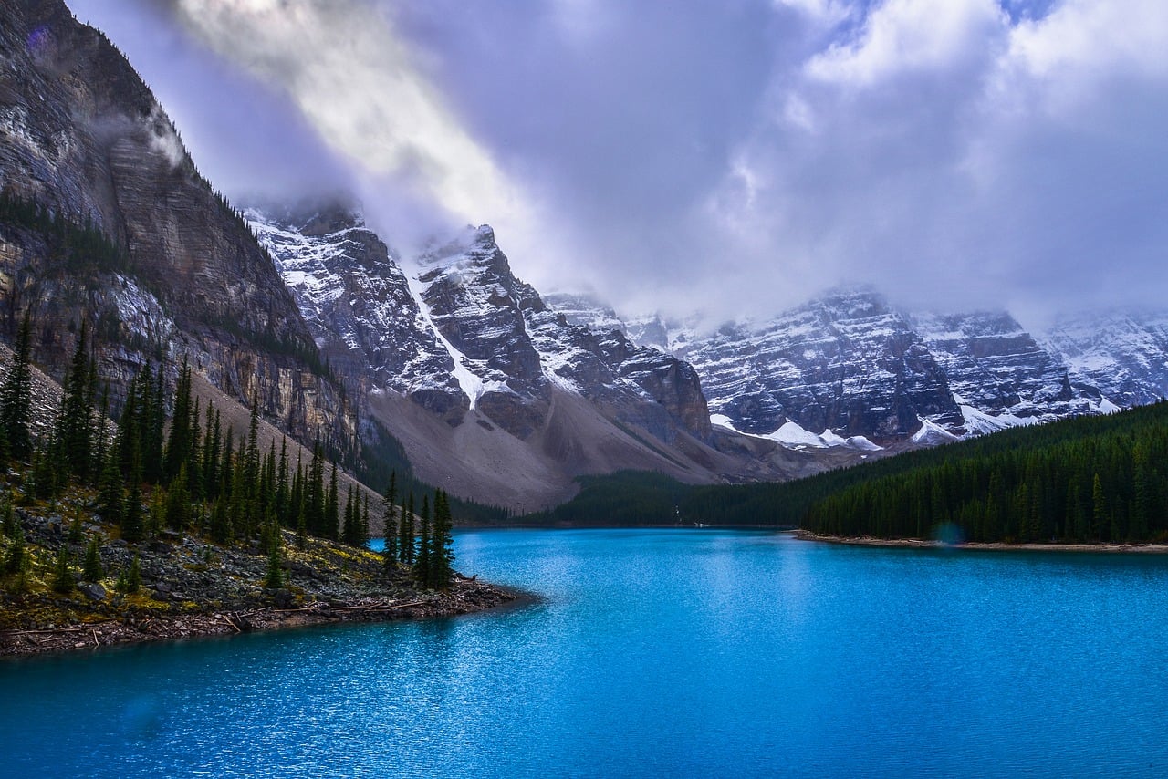 Banff Moraine Lake Canadian Rockies wallpaper