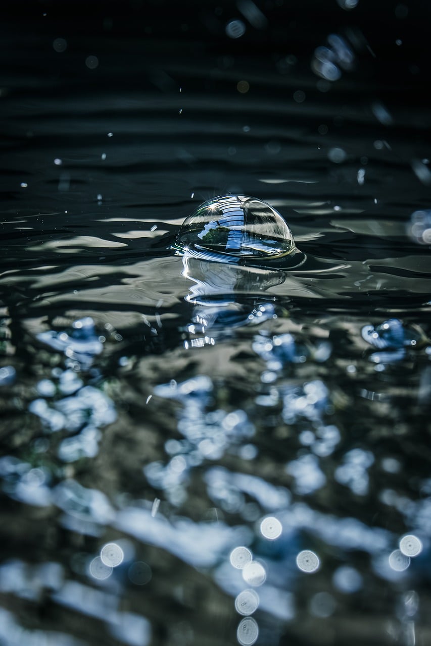 Bubble Water Splash wallpaper