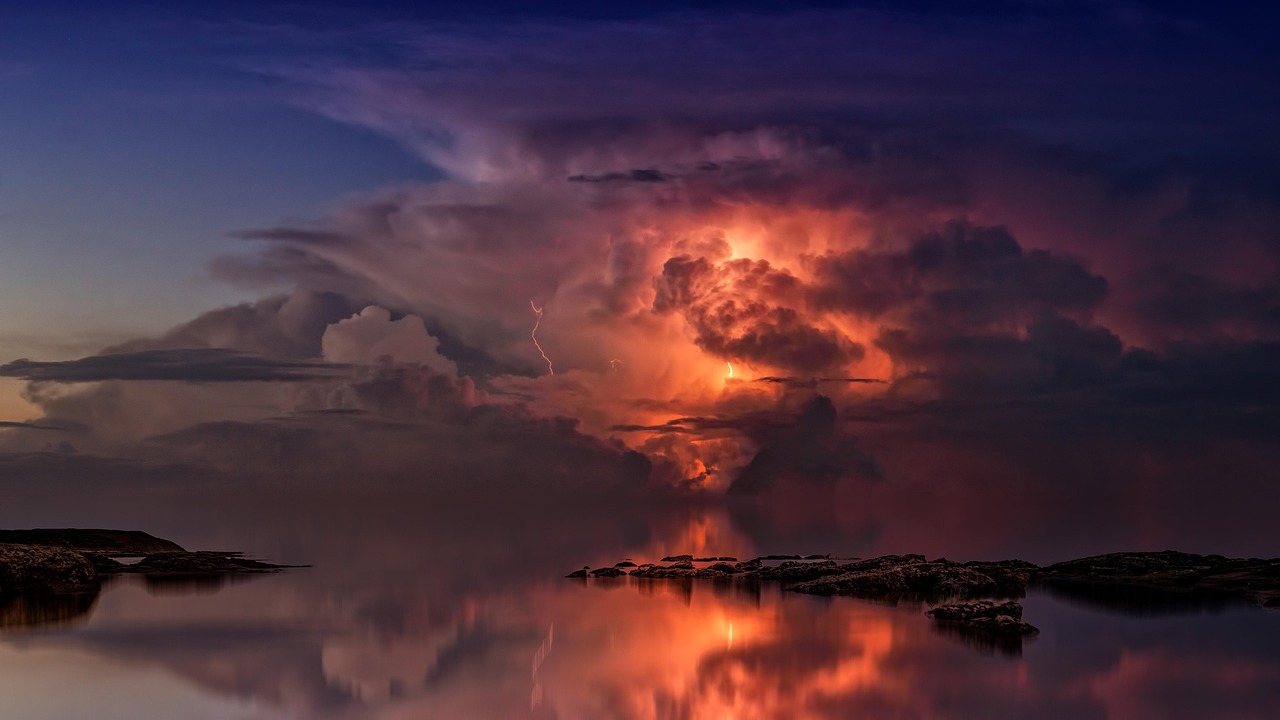 Thunderstorm Ocean Lightning wallpaper