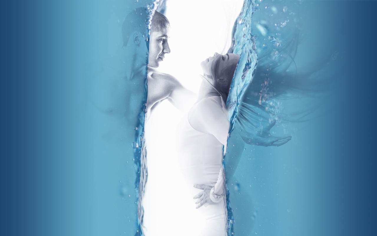 Woman Man Water wallpaper