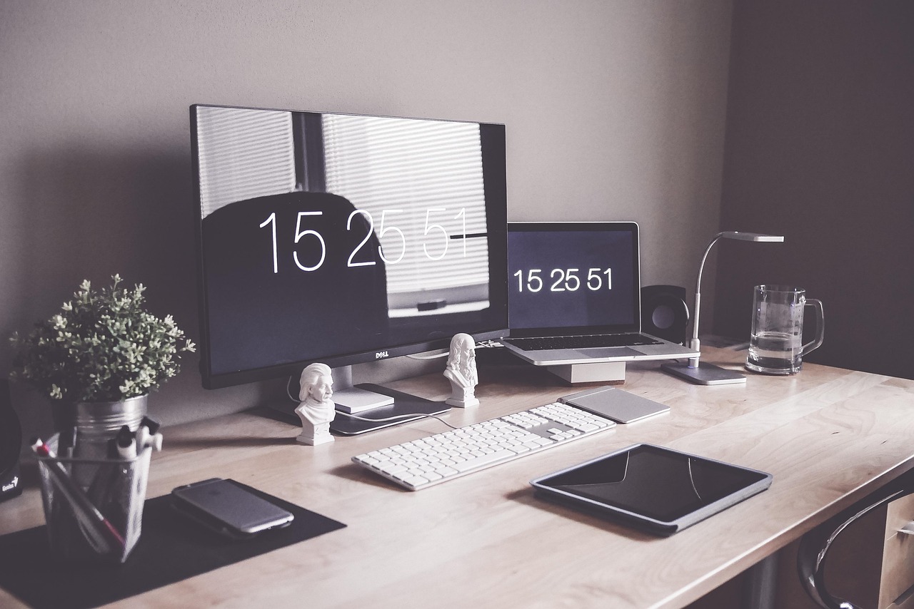 Home Office Computer Desk wallpaper