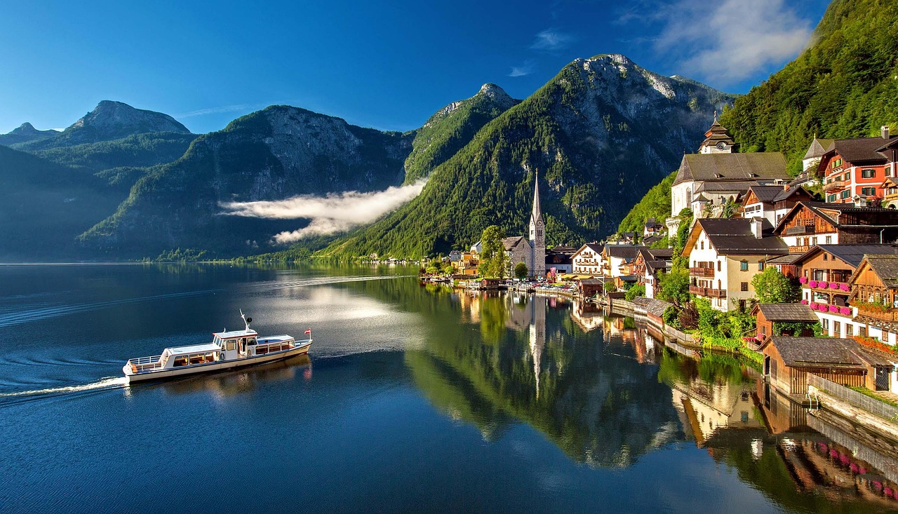 Hallstatt Austria Mountain Lake wallpaper