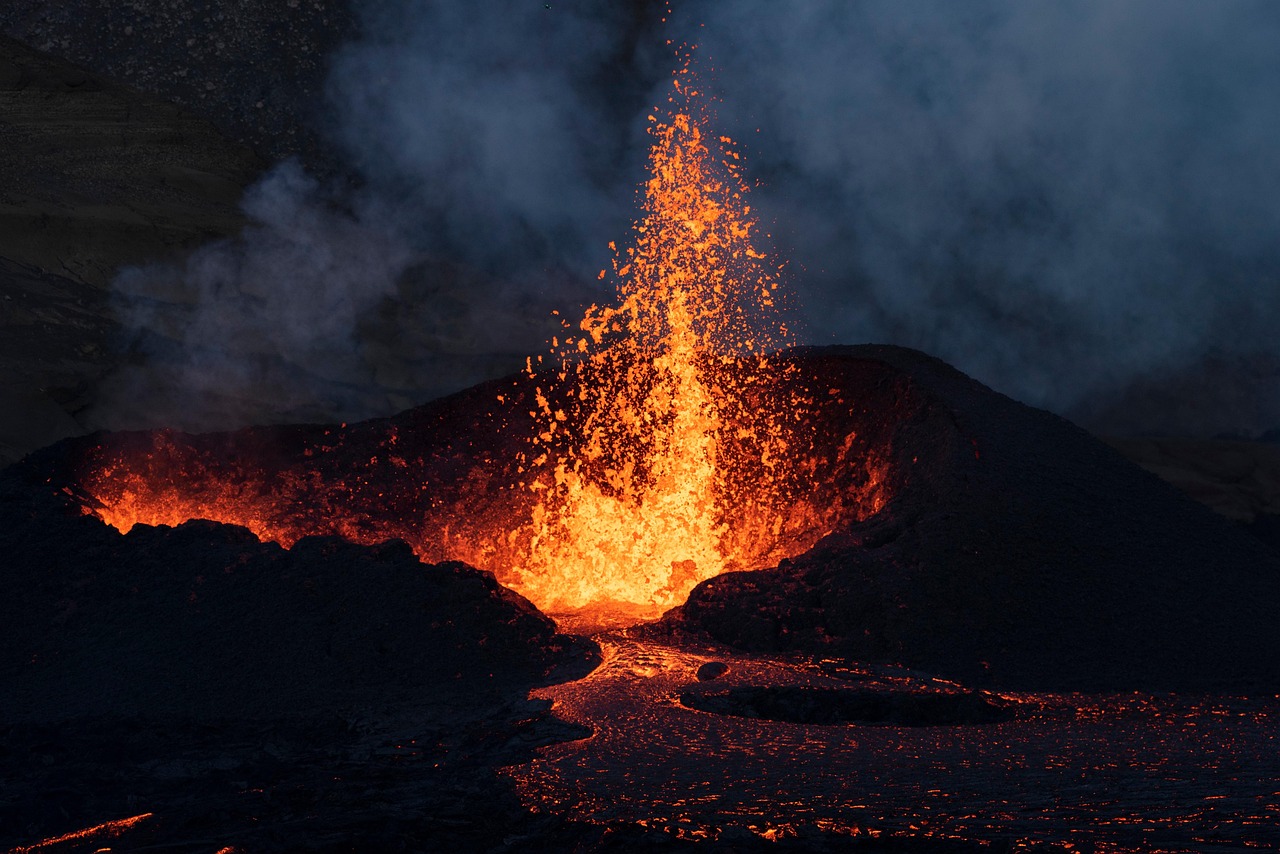 Volcano Lava Iceland wallpaper