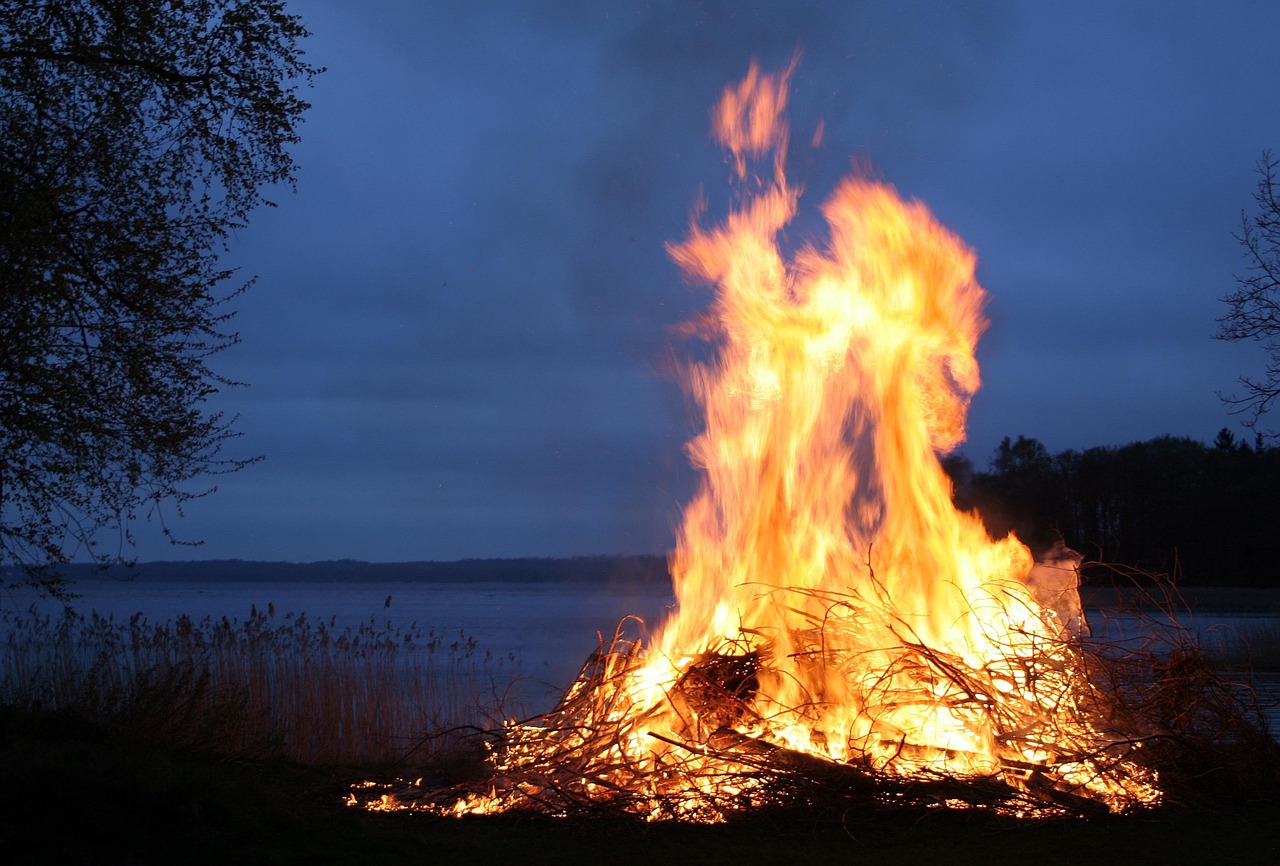 Fire Bonfire Night wallpaper