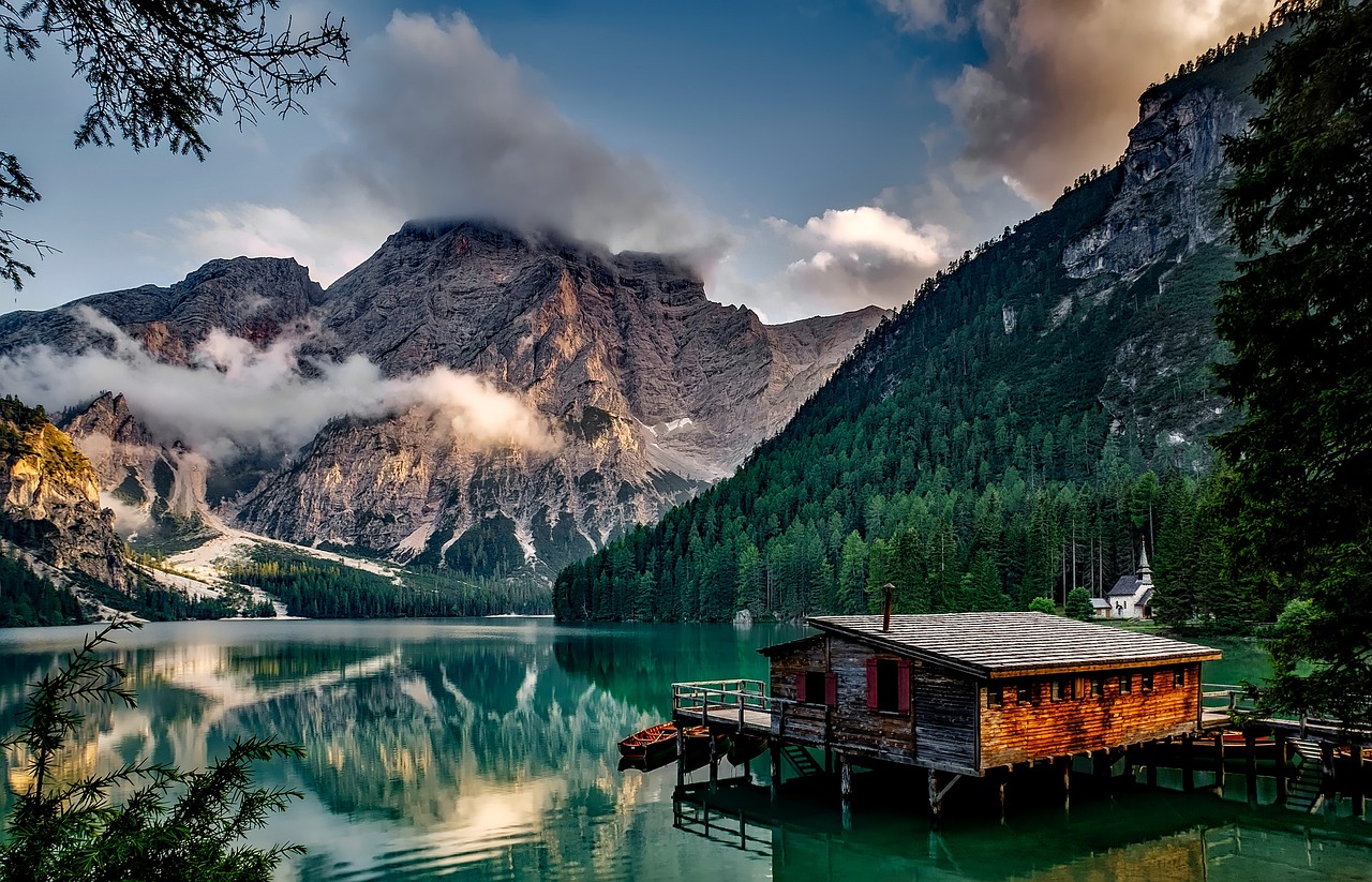 Mountains Lake House wallpaper