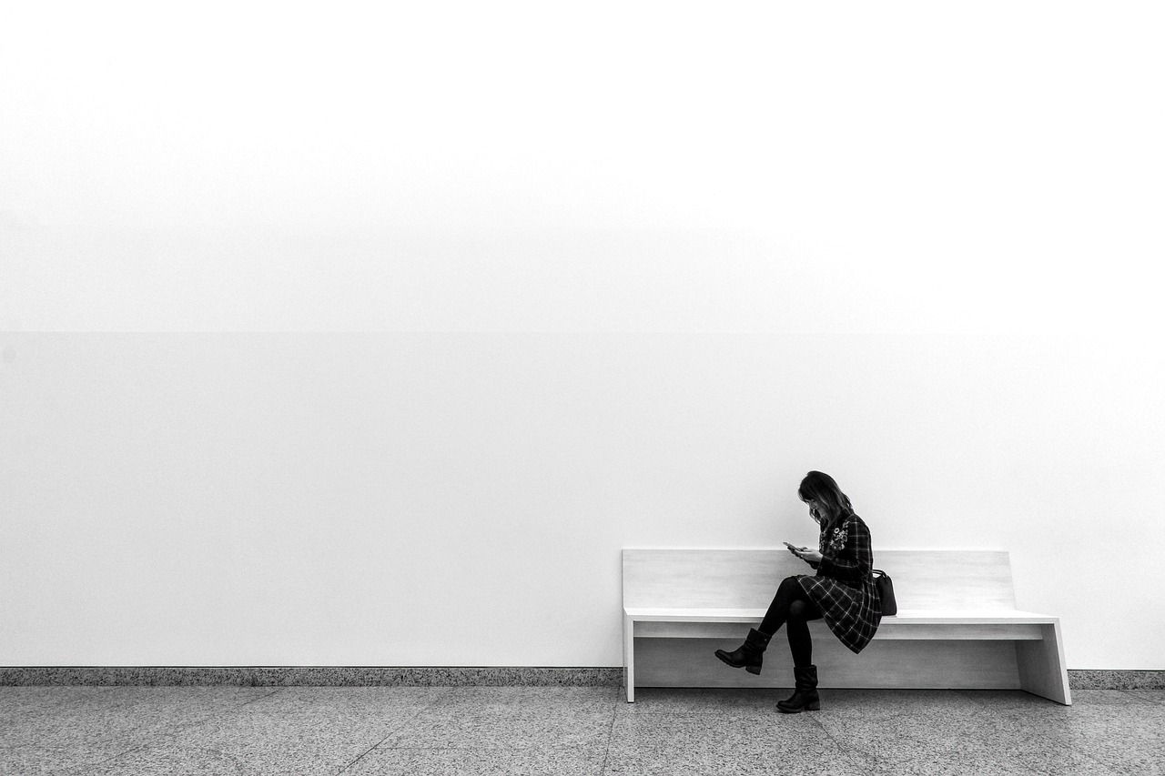 Women One Wall wallpaper